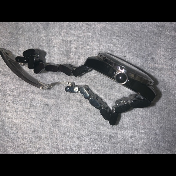 CHANEL J12 Watch - Picture 4 of 5